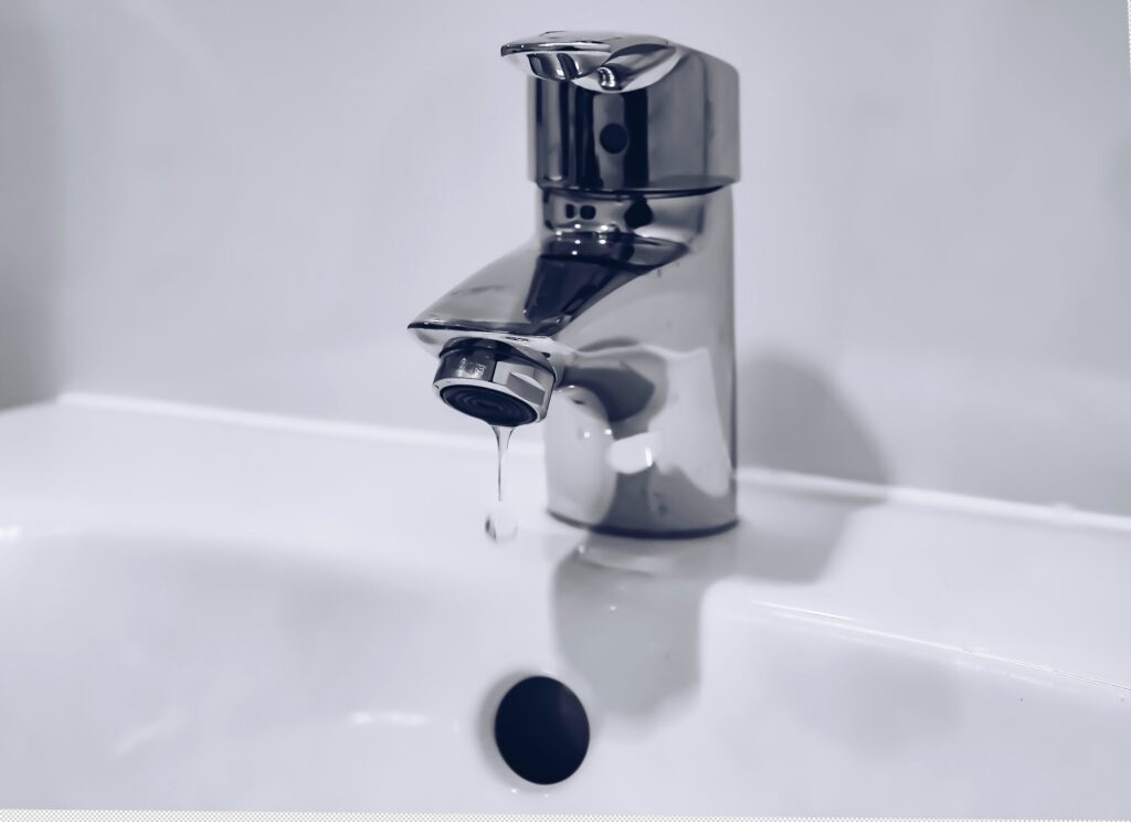 When to Repair or Replace Your Faucet & Fixtures: A Homeowner’s Guide